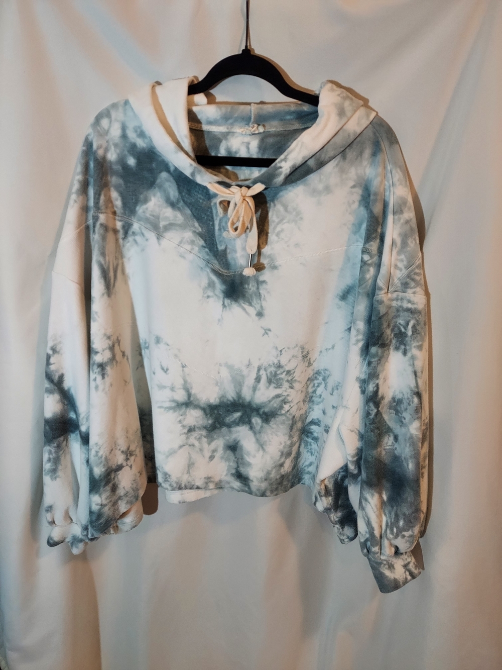 POL Green & White Tie Dye Cropped Hoodie - Relaxed Fit Boho Pullover